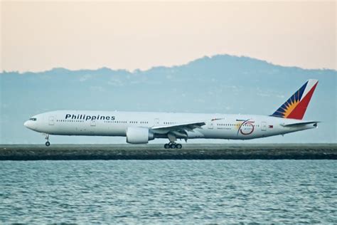 (PR) Philippine Airlines 102 Flight Details .